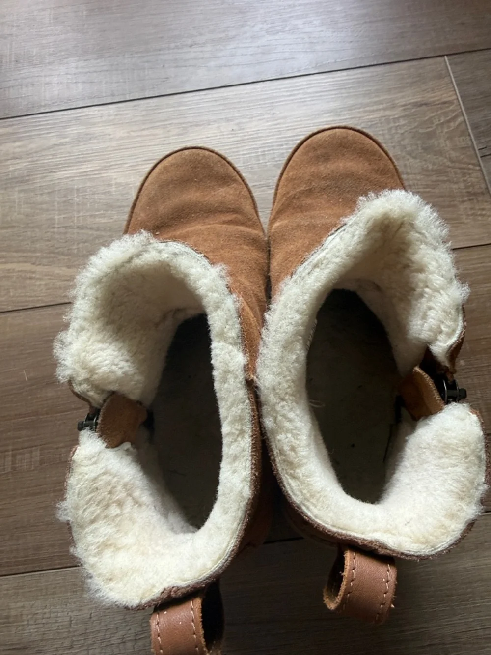 UGG Women's Short Suede Winter Boots in Chestnut Brown with Shearling
